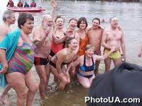 "Киевские моржи" на празднике Крещения 2001 года в Киеве
