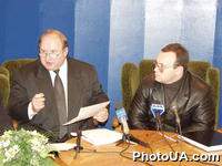 С. Коваленко с адвокатом на пресс-конференции "Гражданин Украины Сергей Коваленко против компании "VOLVO""
