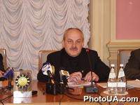 Глава секретариата Кабмина Украины В. Лисицкий на пресс-конференции по итогам встречи Главы Администрации Президента Украины с руководителями секретариатов Верховного Совета Украины и Кабмина Украины