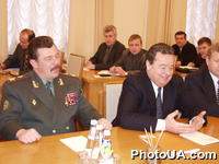 Министр обороны Украины А.Кузьмук и Председатель Верховного Совета Украины И.Плющ во время встречи с министром обороны России