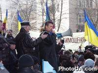 Народный депутат Украины, Председатель Украинской Социал-демократической Партии Украины, член фракции "Батькивщина" В. Онопенко на "Митинге правды: свободу Юлии Тимошенко" возле Генеральной прокуратуры Украины