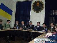 Пресс-конференция лидеров политических партий и общественных организаций блока "Украинская правица" на тему: "9 марта - начало долгосрочной патриотической акции "Украине - украинскую власть!"