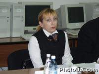Научный эксперт Фонда "Демократические инициативы" И. Бекешкина на заседании круглого стола "Общественное мнение о политических лидерах и партиях по итогам социологических опросов-март 2001 год" в информационном пресс-центре IREX ПроМедиа