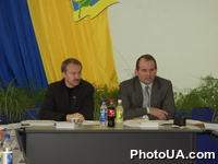 Глава Социал-демократичной партии Украины (объединенной) В. Медведчук и Глава фракции Социал-демократичной партии Украины (объединенной) А. Зинченко на заседании политбюро партии
