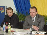 Глава Социал-демократичной партии Украины (объединенной) В. Медведчук и Глава фракции Социал-демократичной партии Украины (объединенной) А. Зинченко на заседании политбюро партии