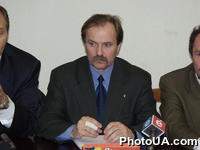 Министр экологии и природных ресурсов Украины Иван Заец на заседании Национального пресс-клуба "Рыночные реформы" на тему: "15 лет Чернобыльской катастрофы"