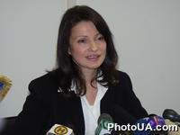 Пресс-конференция Юлии Тимошенко посвященная началу Всеукраинского референдума по народной инициативе "О волеизъявлении народа относительно провозглашения отставки Президента Украины Леонида Кучмы"