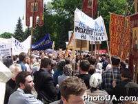 Акция протеста против визита в Украину Папы Римского Иоанна Павла II, организованная Союзом православных братсв Украины при поддержке Славянской партии, Конгресса Российских организаций Украины, ЗУБРа у стен ВС Украины