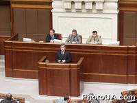 Выступление президента УкраинскогоСоюза промышленников и предпринимателей в Верховном Совете Украины перед голосованием парламентом по вопросу об избрании А. Кинаха премьер-министром Украины
