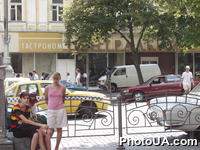 Центральный гастроном на Крещатике в Киеве
