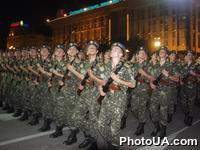 Во время трнировки военного парада, посвященного 10-й годовщине Независимости Украины (Крещатик, город Киев)