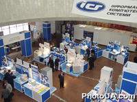 Экспозиция бизнес-форума Intel Business Solutions Forum, который проходит в Киеве 1-2 октября