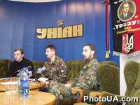 Пресс-конференция в УНИАН "Оппозиционность или терроризм?", организованная Всеукраинской организацией "Тризуб" им. С.Бандеры. Глава Центрального провода ВО "Тризуб" Евгений Филь и его заместитель Валерий Чеботарь