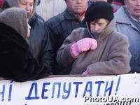 Акция протеста у стен Верховного Совета Украины против принятия пардламентом бюджета-2002 в предложенной правительством редакции