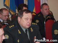 Заместитель министра обороны Украины Александр Стеценко на встрече министра обороны Украины Владимира Шкидченко с руководителями дипломатических представительств иностранных государств, акредитованных в Украине