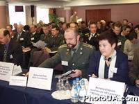 Круглый стол "Выборы 2002: позиции партий и блоков по вопросам военной политики Украины". Организатор Украинский центр политических и экономических исследований им. А. Разумкова