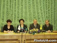 Заседание Всеукраинского пресс-клуба. Встреча с председателем Всеукраинского политического объединения "Женщины за будущее" Валентиной Довженко, членом центрального правления Андреем Ивановим, членом исполкома Людмилой Волынец