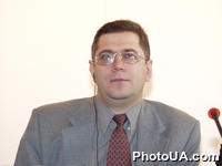 Валерий Иванов (Академия украинской прессы) на заседании Круглого стола "Существует ли баланс между журналистикой, политикой и работой с общественностью?"
