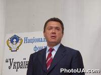 Пресс-конференция при участии вице-премьер-министра Украины В.Семиноженко, посвященная передаче Национальным фондом "Украина-детям" первой партии инвалидных колясок для детей-инвалидов