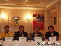 Пресс-конференция, посвященная 13-й международной выставке Computer Expo 2002 и выставке СЕМ Kiev 2002 при участии президента компании Dia West А.Балюка, руководителя Украинского представительства Фирмы 1С В.Мазура, директора Премьер Экспо А.Перова