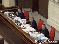 Верховная Рада Украины. Руководство парламента. Председатель парламента - Владимир Литвин, первый заместитель Преседателя - Генннадий Васильев, заместитель Председателя - Александр Зинченко