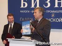 Церемония открытия выставки "10 лет украинскому "Бизнесу"", посвященной 10-летию украинской газеты "Бизнес". На фото: Народный депутат Украины Юрий Ехануров (Украинский дом, Киев)