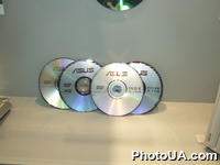 DVD диски с возможностью дозаписи 4.7 Гб. Виставка достижений компьютерной техники "Цебит-2003". г. Ганновер, Германия