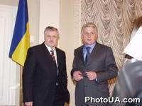 Председатель Верховного Совета Украины В.Литвин на встрече с председателем Совета Федерации Федерального собрания РФ Сергеем Мироновым во время его официального визита в Украину