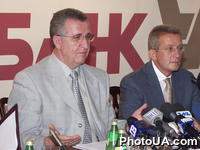 На встрече Министр транспорта Украины Г.Кирпа и Глава правления АКБ "Укрсоцбанк" Б.Тымонькин