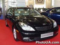 На открытии XI Киевского Международного автосалона SIA-2003 LEXUS EX300 (Новинка)
