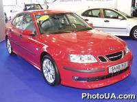 На открытии XI Киевского Международного автосалона SIA-2003 SAAB 9-3 (Новинка)