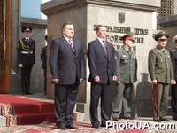 Торжественная церемония встречи министра обороны Украины Е.Марчука и министра обороны России С.Иванова по случаю прибытия министра обороны России С.Иванова в Киев.