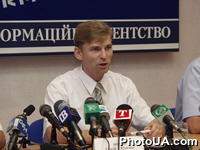 На пресс-конференции на тему: "Предложения компании "Воля" в связи с отключением эфирных телеканалов в Киеве, вещающих в ночное время" президент компании "Воля" С.Бойко. УНИАН. Киев