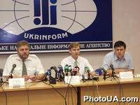 На пресс-конференции на тему: "Предложения компании "Воля" в связи с отключением эфирных телеканалов в Киеве, вещающих в ночное время" О.Пашкевич, К.Грицак, С.Бойко. УНИАН. Киев