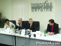 Пресс-конференция, посвященная работе над драматическим мюзиклом "Тузла". В ней приняли участие автор либретто, журналист Дмитрий Киселев, композитор Владимир Соляник, художник-постановщик Олег Кулик. ("Интерфакс-Украина", г.Киев)