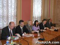 Пресс-конференция членов постоянной парламентской делегации Украины в Парламентской Ассамблее Совета Европы об итогах работы делегации на зимней сессии ПАСЕ 2004 года