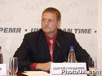 Пресс-конференция "Лидеры молочной промышленности объединяются", посвященная объединению ВАТ "Галактон" и корпорации "Фанни" в молочный холдинг "Юнимилк Украина". На фото: директор по стратегическому развитию и маркетингу Сергей Глущенко