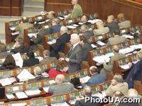 Верховная Рада Украины сегодня повторно не согласилась рассмотреть проекты постановлений о выводе украинского миротворческого контингента из Ирака.