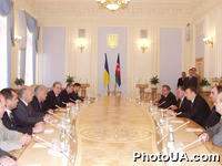 В Украину с двухдневным государственным визитом прибыл Президент Азербайджана Ильхам Алиев. На фото: встреча Президента Азербайджана Ильхама Алиева с Председателем Верховной Рады Украины Владимиром Литвиным