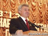 VI съезд Народной аграрной партии Украины. На фото: выступление председателя аграрной партии России Владимира Плотникова перед делегатами съезда