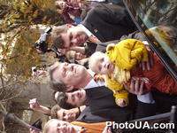 Выборы Президента Украины-2004. Кандидат на пост президента Украины В.Ющенко принял участие в президентских выборах, проголосовав на избирательном участке