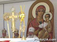 Патриарх УГКЦ Блаженнейший Любомир Гузар служит литургию по случаю переноса кафедры УГКЦ из Львова в Киев возле строительной площадки, где возводится патриарший собор Вознесения Христова в Киеве