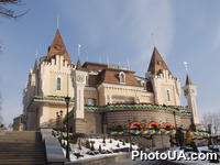 Новый киевский академический театр кукол