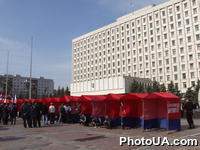 Сторонники Блока "Народная оппозиция" Наталии Витренко возле ЦИК Украины