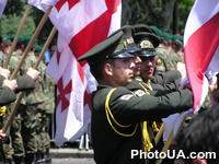 26 мая - День независимости Грузии. Праздничный военный парад. Архив Фото UA. Грузия, Тбилиси, 26 мая 2005 года.