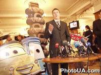Пресс-конференция B&H Film Distribution на тему: "Быть или не быть украинскому кино?" и допремьерный показ первого американского анимационного фильма продублированного на украинском языке "Тачки" (Cars). На фото: Вячеслав Кириленко