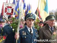 В рамках празднования 64-й годовщины Украинской повстанческой армии в Киеве прошли акции с требованием признания ОУН-УПА и чествование ветеранов УПА