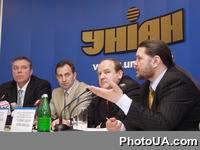 Пресс-конференция на тему: "Презентация Общенациональной акции "7 чудес Украины". На фото: заместитель Председателя ВР Украины Н.Томенко, глава Госслужбы туризма и курортов А.Пахля, а также А.Волков и А.Бригинец