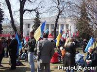 Сторонники правящей коалиции национального единства протестуют против возможного роспуска Верховной Рады Украины