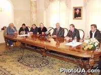 Встреча Чрезвычайного и Полномочного Посла Российской Федерации в Украине В.Черномырдина с художественным руководителем Российского Государственного Академического Малого театра, народным артистом СССР Ю.Соломиным и актерами театра
